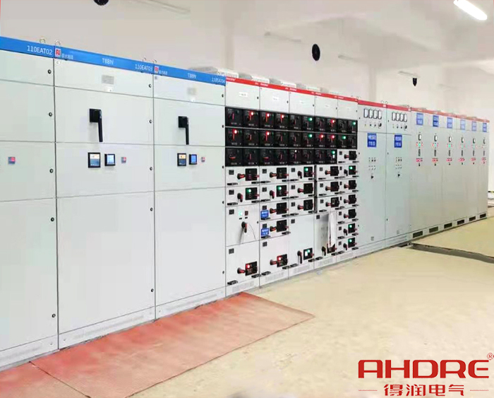 MNS低壓柜現(xiàn)場(chǎng)圖.jpg MNS低壓柜現(xiàn)場(chǎng)圖.jpg