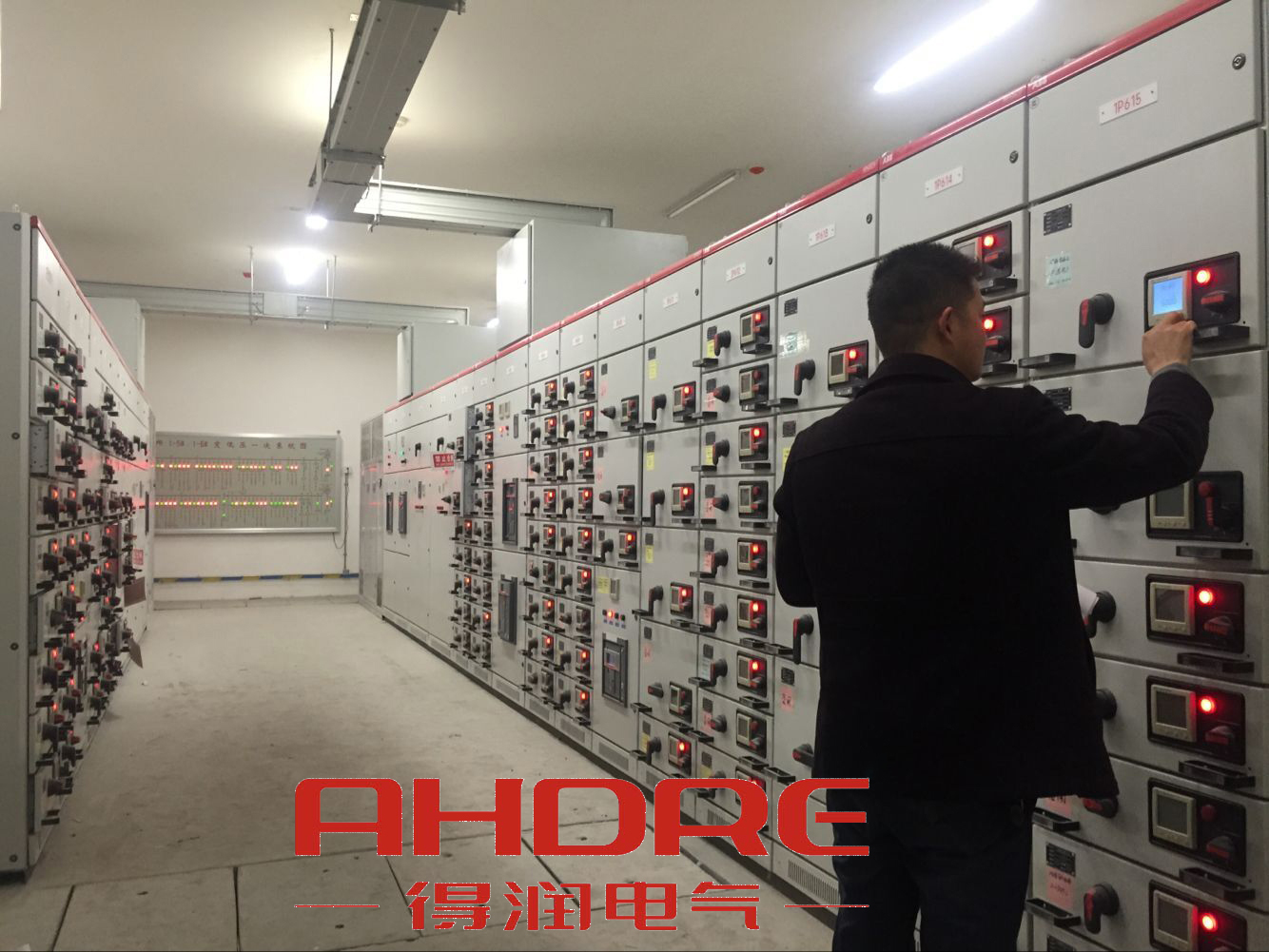 得潤(rùn)電氣 MNS2.0低壓開(kāi)關(guān)柜 咨詢(xún)熱線(xiàn):4000551777 得潤(rùn)電氣 MNS2.0低壓開(kāi)關(guān)柜 咨詢(xún)熱線(xiàn):4000551777