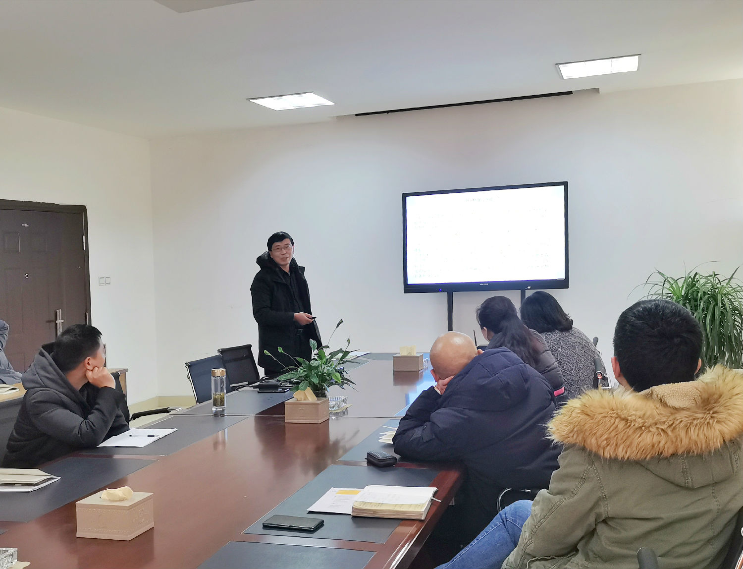 財務(wù)部.jpg 財務(wù)部.jpg