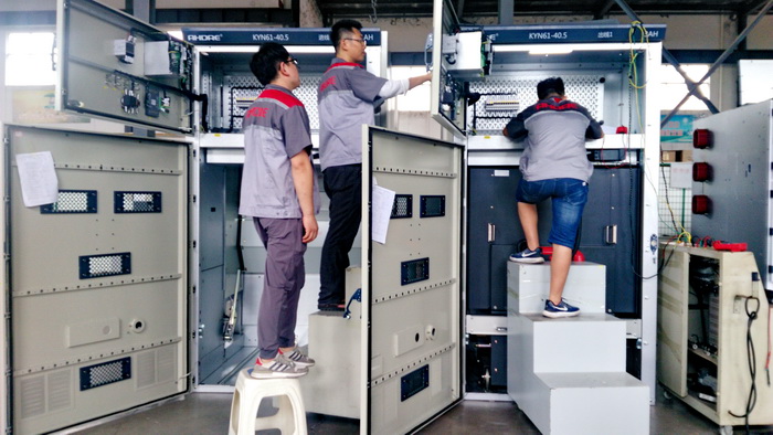 進行高壓柜的調試 進行高壓柜的調試