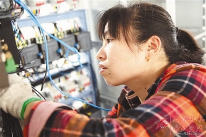 得潤電氣 開關(guān)柜生產(chǎn)廠家 400-0551-777 得潤電氣 開關(guān)柜生產(chǎn)廠家 400-0551-777