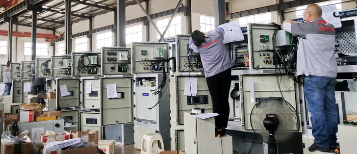 10KV高壓柜二次接線中.jpg 10KV高壓柜二次接線中.jpg