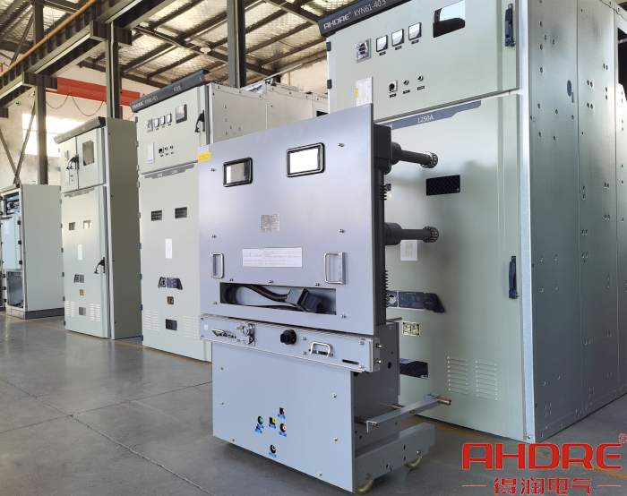 35KV高壓柜的斷路器.jpg 35KV高壓柜的斷路器.jpg