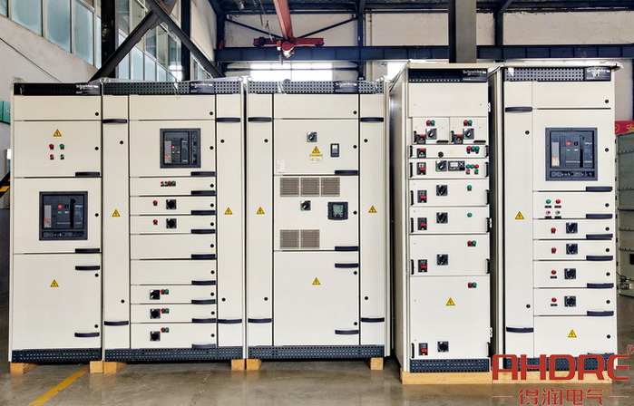 Blokset低壓開(kāi)關(guān)柜.jpg Blokset低壓開(kāi)關(guān)柜.jpg