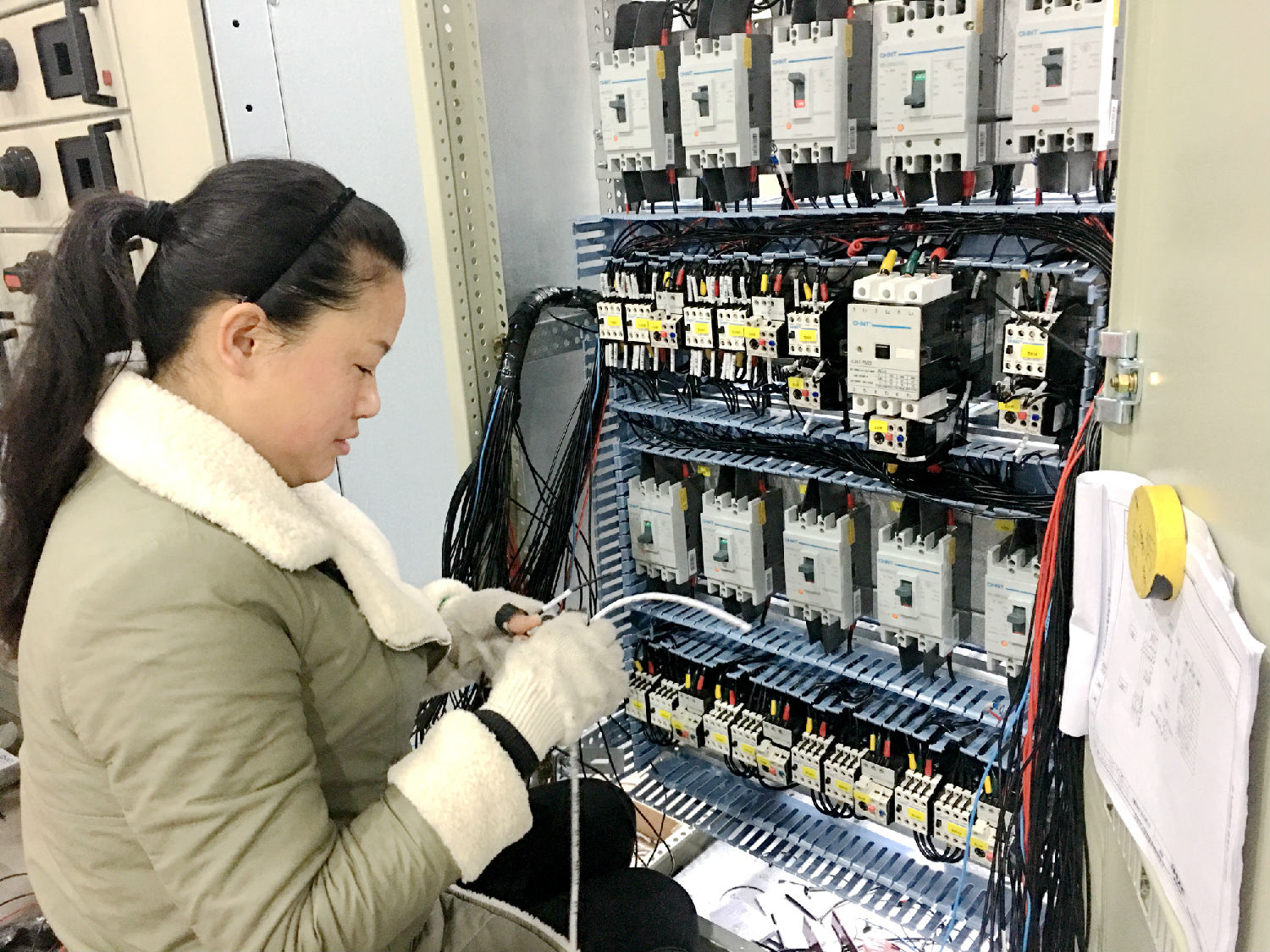 安徽得潤(rùn)電氣 成套高低壓開(kāi)關(guān)柜 廠家 電話:400-0551-777 qq:3176885416 安徽得潤(rùn)電氣 成套高低壓開(kāi)關(guān)柜 廠家 電話:400-0551-777 qq:3176885416